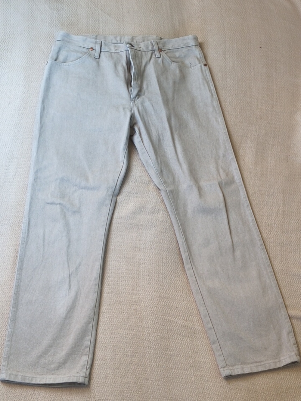 Wrangler Men's Relaxed Jeans in Tan 36